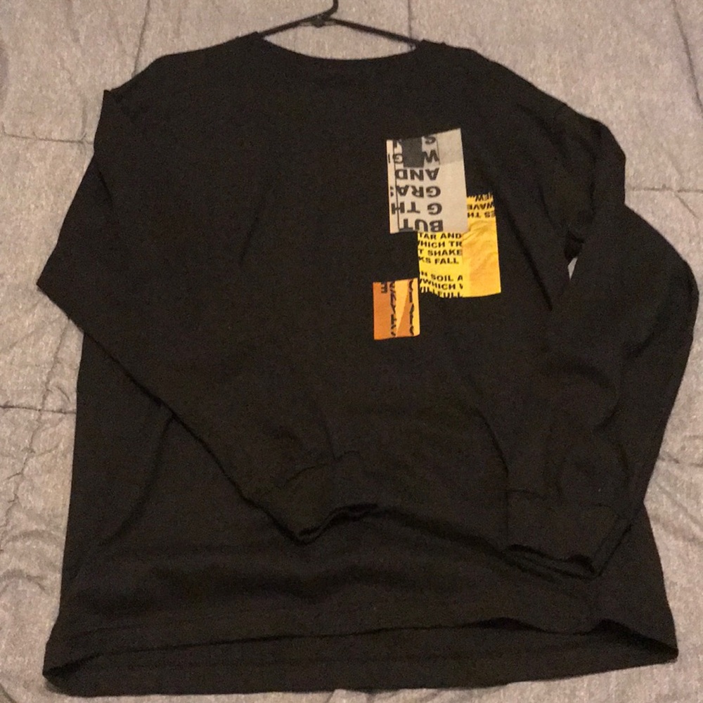 Men’s black graphic long sleeve shirt